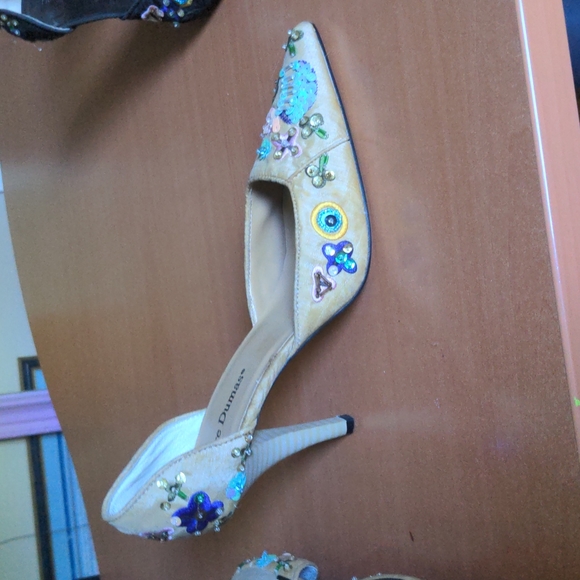 Shoes - Picture 4 of 4